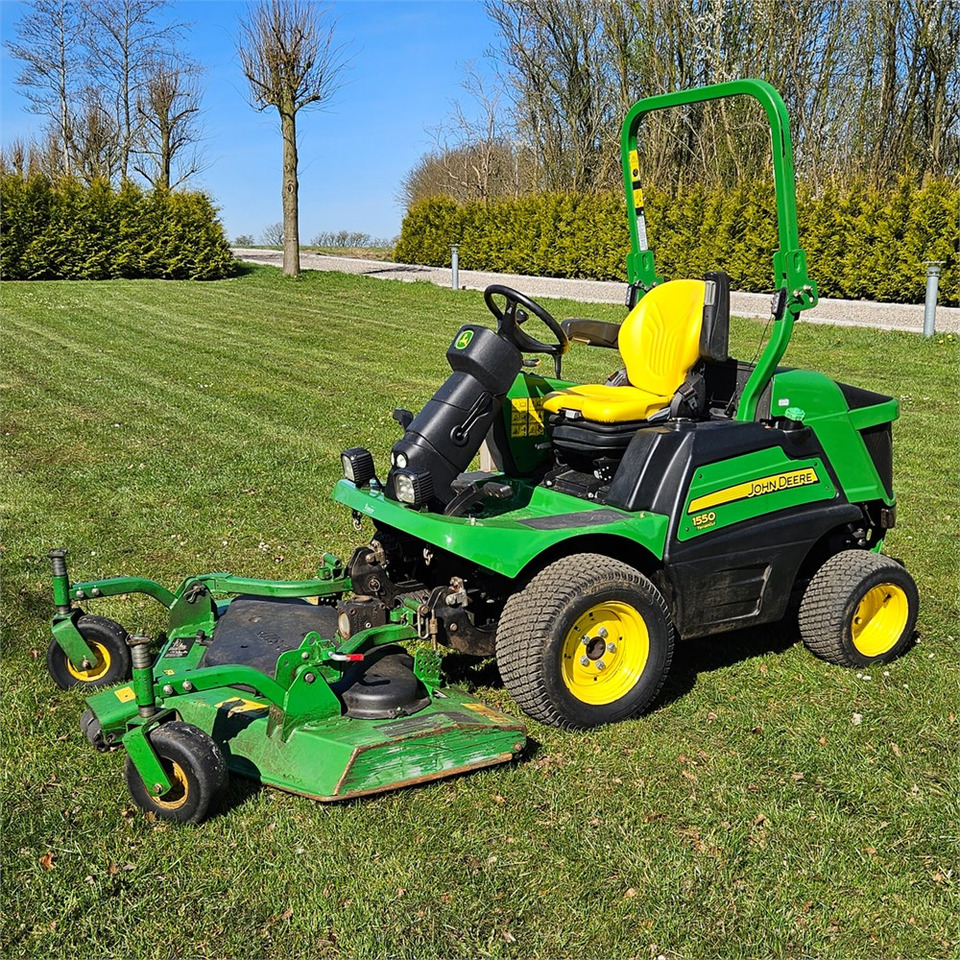 John Deere 1550 TerrainCut - Garden mower: picture 1 John Deere 1550 TerrainCut - Garden mower: picture 1