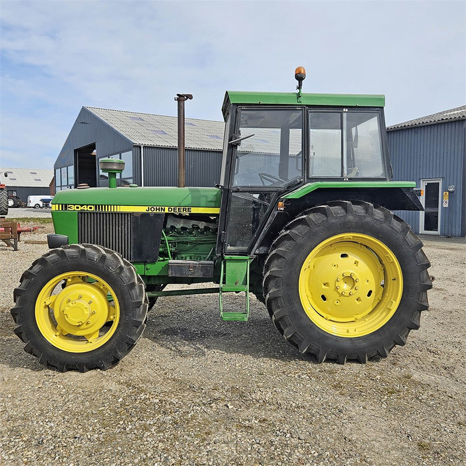 John Deere 3040 - Farm tractor: picture 4 John Deere 3040 - Farm tractor: picture 4