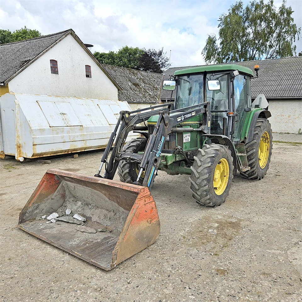 John Deere 6200 - Farm tractor: picture 2 John Deere 6200 - Farm tractor: picture 2