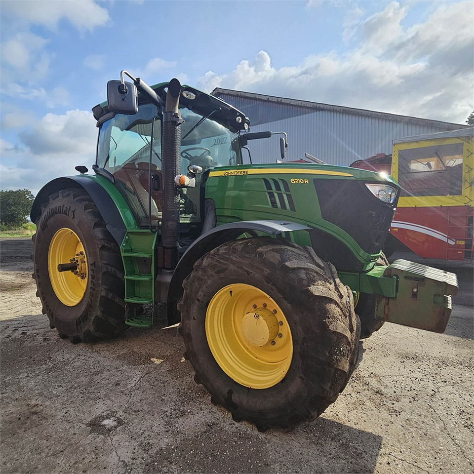Farm tractor John Deere 6210 R: picture 7