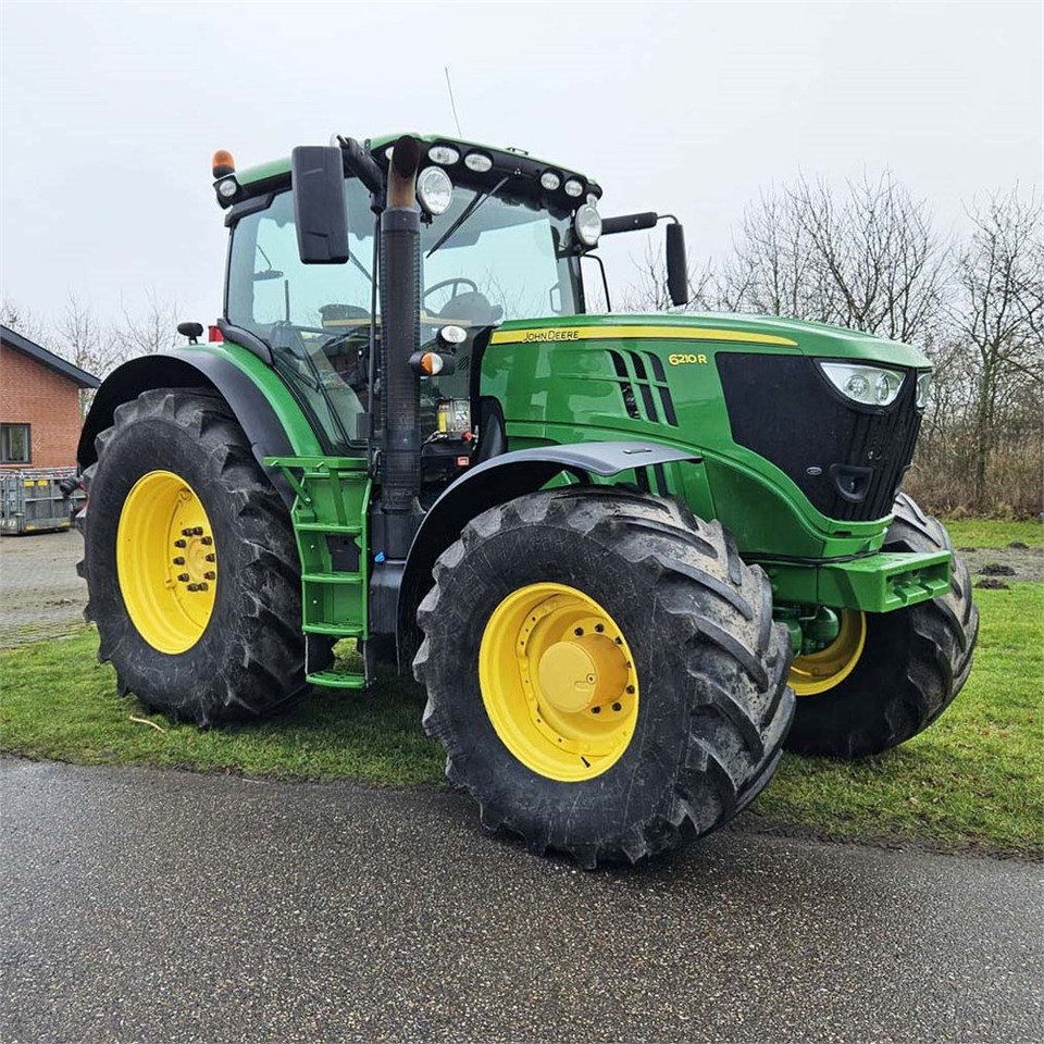 John Deere 6210 R - Farm tractor: picture 1 John Deere 6210 R - Farm tractor: picture 1