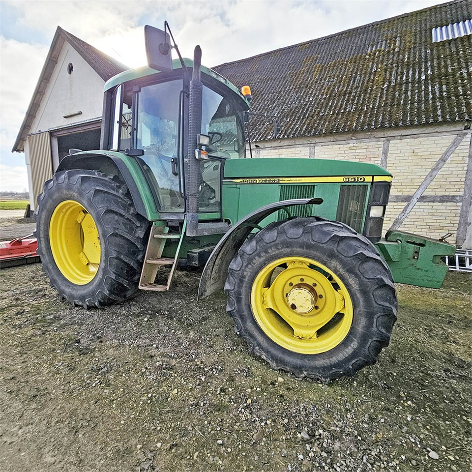 John Deere 6610 - Farm tractor: picture 2 John Deere 6610 - Farm tractor: picture 2