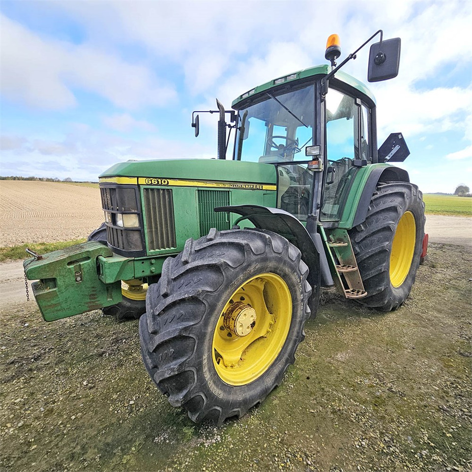 Farm tractor John Deere 6610: picture 8