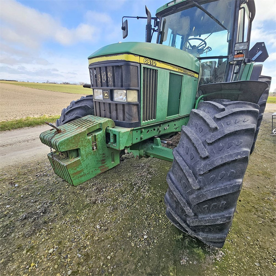 Farm tractor John Deere 6610: picture 17