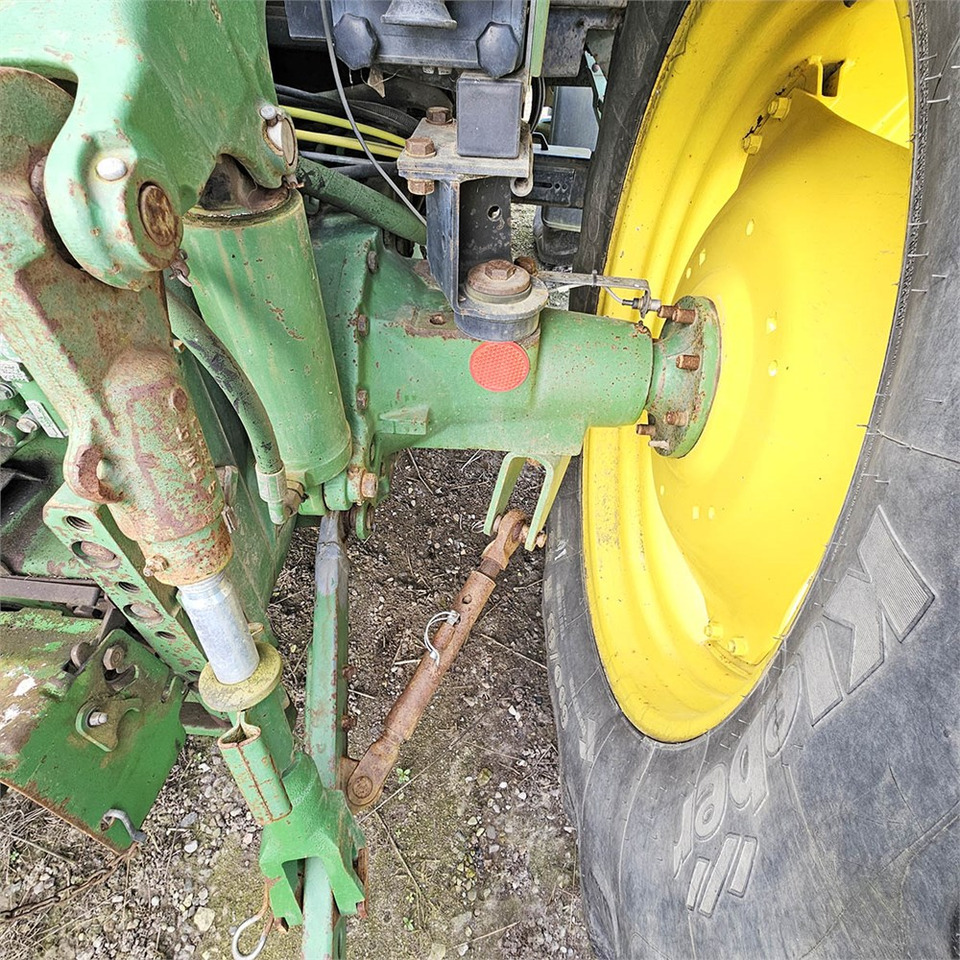 Farm tractor John Deere 6610: picture 25