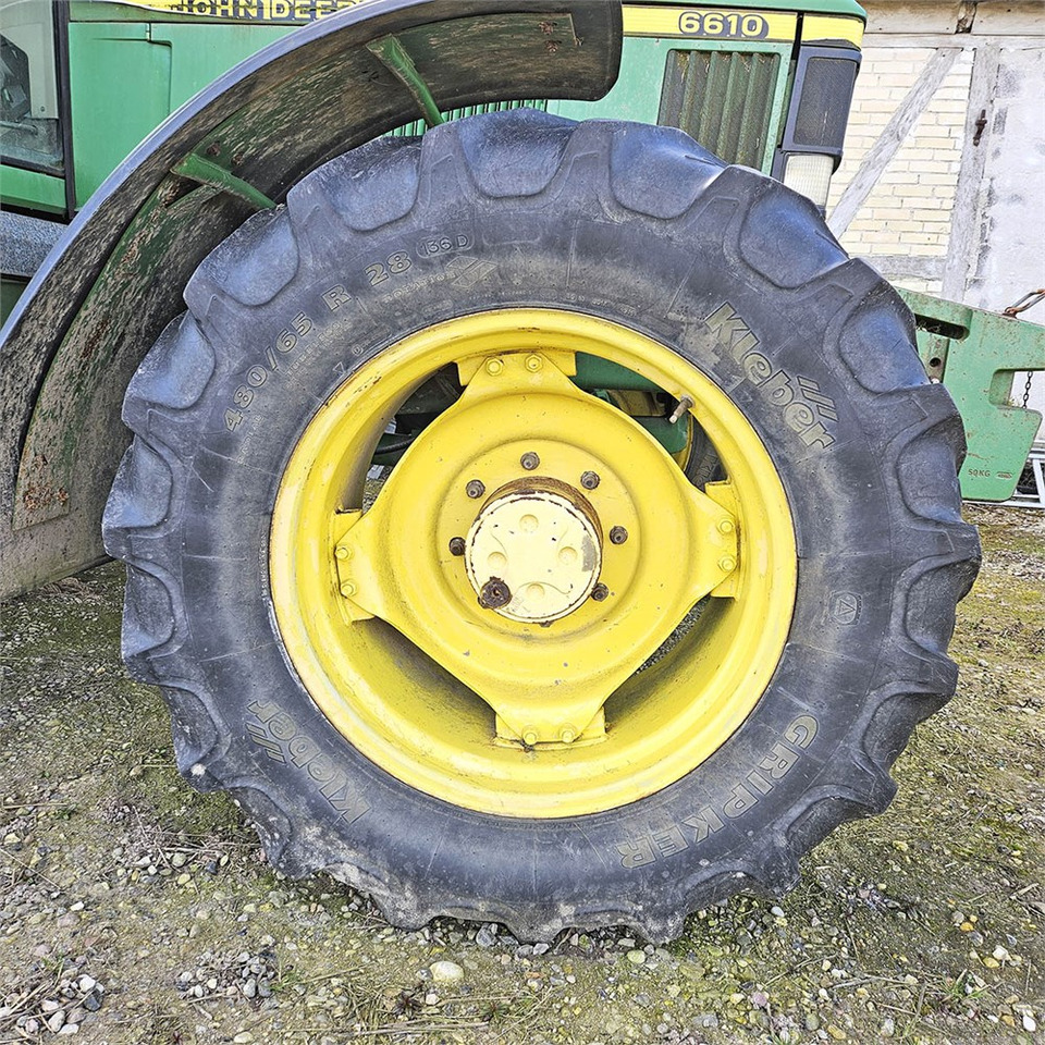 Farm tractor John Deere 6610: picture 33