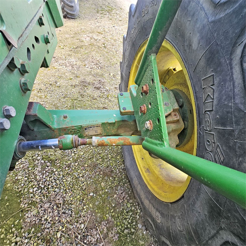 Farm tractor John Deere 6610: picture 28