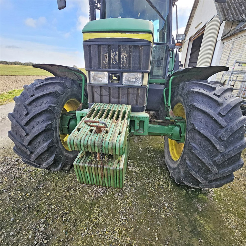 Farm tractor John Deere 6610: picture 18