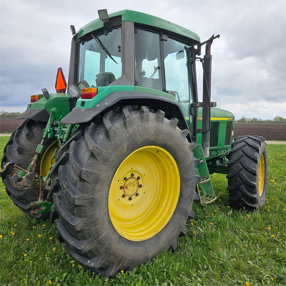John Deere 6910 - Farm tractor: picture 5 John Deere 6910 - Farm tractor: picture 5