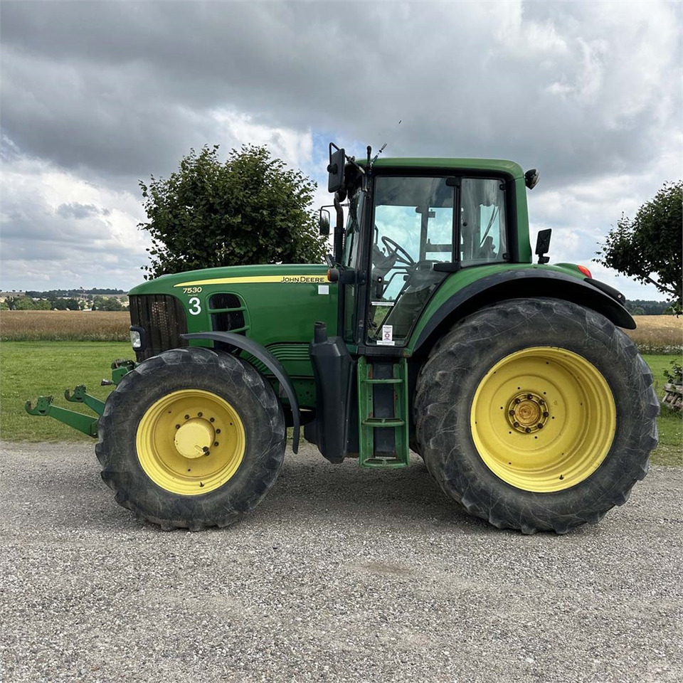 John Deere 7530 - Farm tractor: picture 5 John Deere 7530 - Farm tractor: picture 5