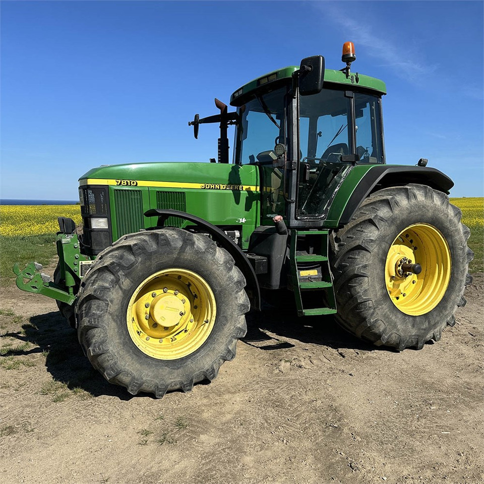 John Deere 7810 - Farm tractor: picture 3 John Deere 7810 - Farm tractor: picture 3