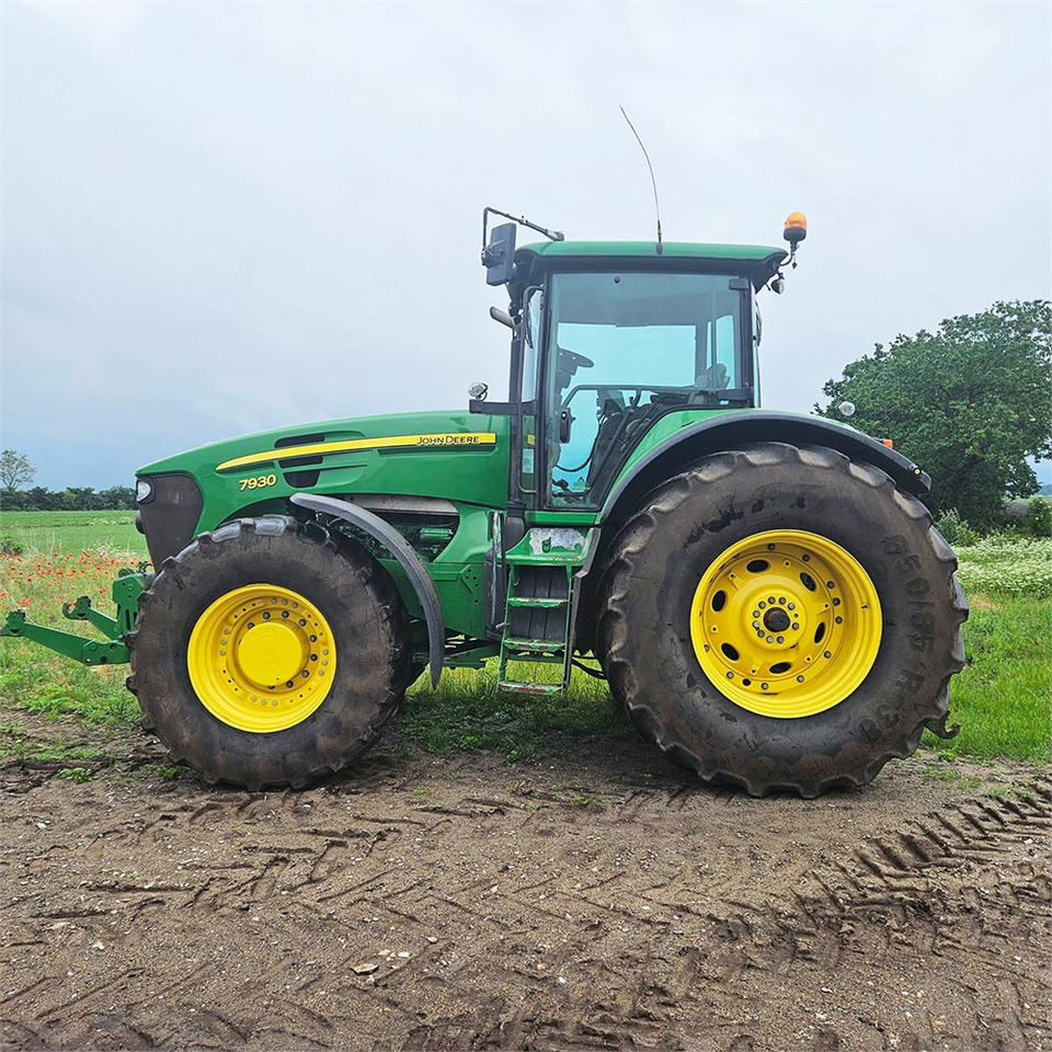 John Deere 7930 - Farm tractor: picture 2 John Deere 7930 - Farm tractor: picture 2
