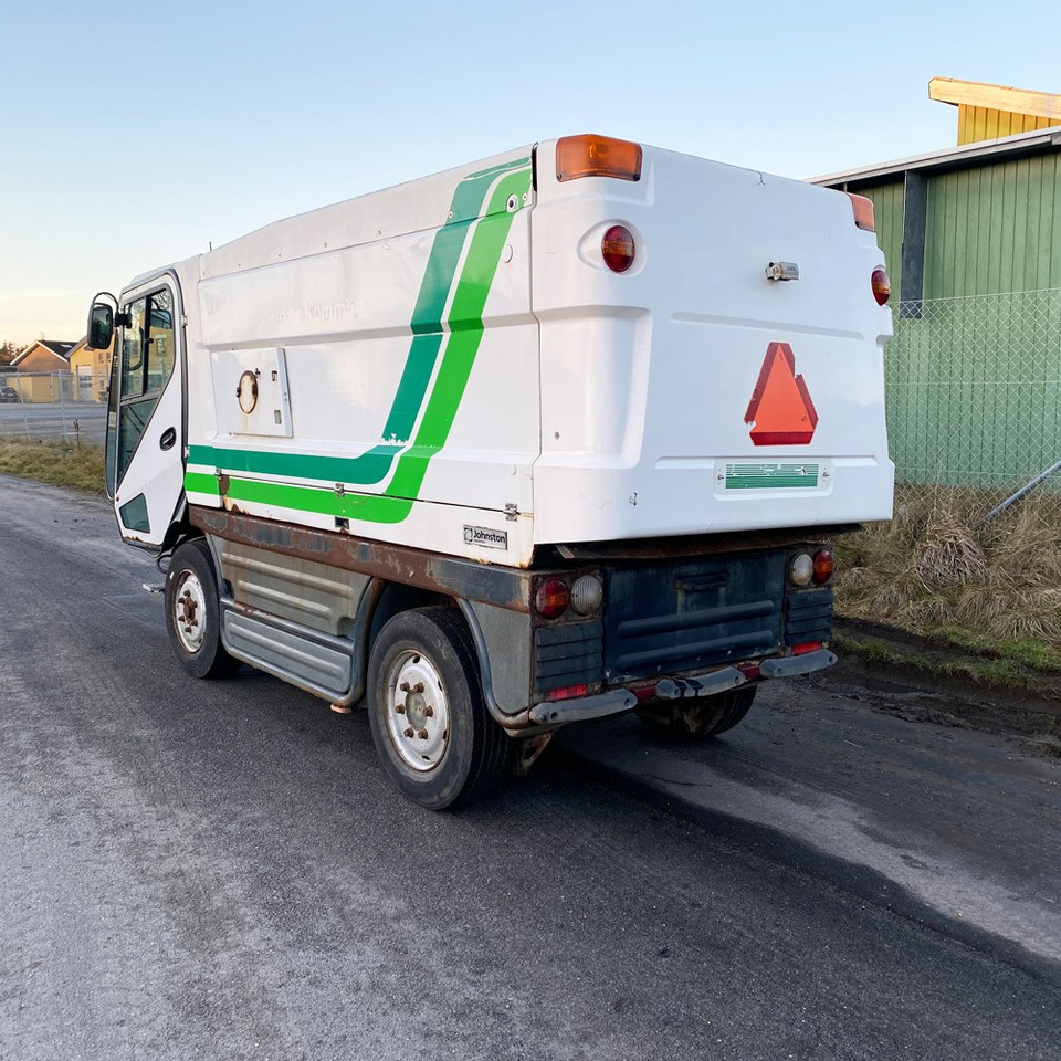Johnston CN 400 - Road sweeper: picture 3 Johnston CN 400 - Road sweeper: picture 3