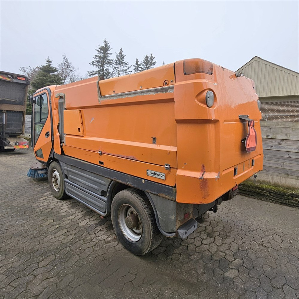 Johnston Sweepers CX400 - Road sweeper: picture 3 Johnston Sweepers CX400 - Road sweeper: picture 3
