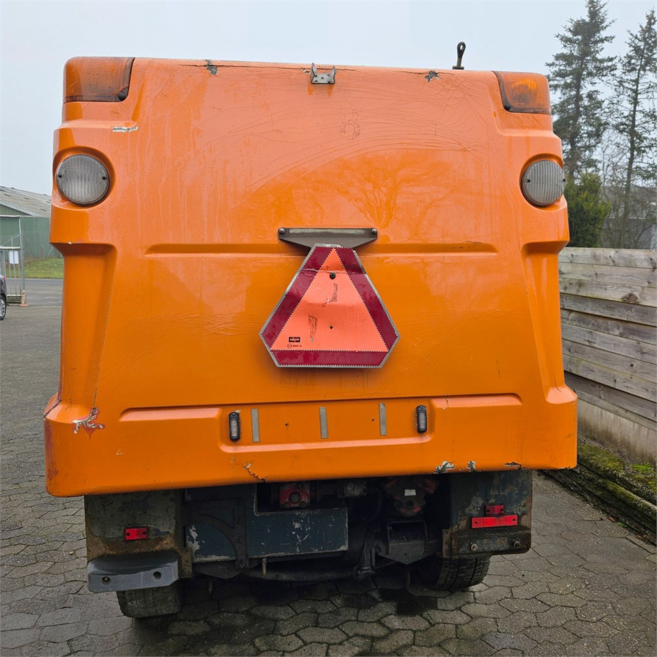 Johnston Sweepers CX400 - Road sweeper: picture 5 Johnston Sweepers CX400 - Road sweeper: picture 5