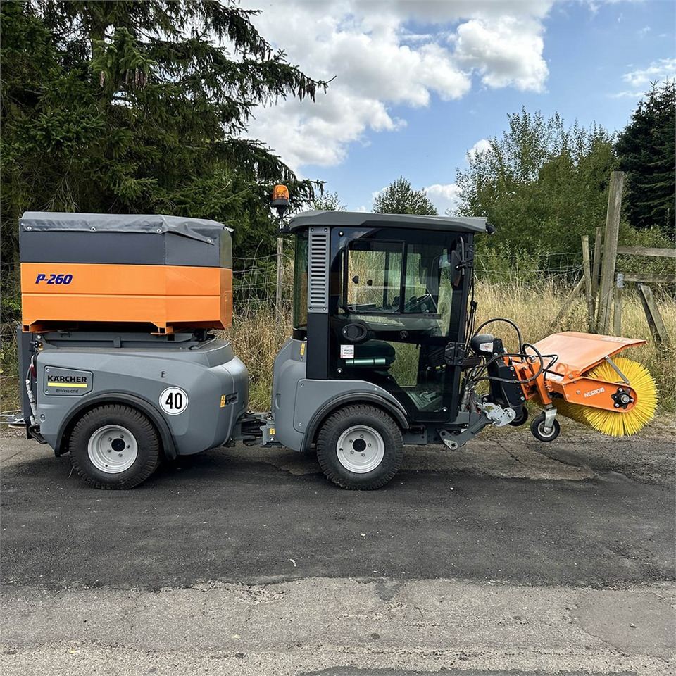 Kärcher MC130 - Road sweeper: picture 2 Kärcher MC130 - Road sweeper: picture 2
