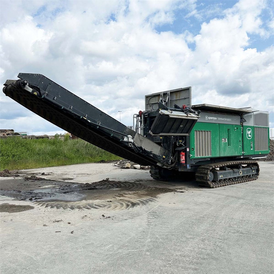 Komptech Terminator 5000 S - Industrial waste shredder: picture 3 Komptech Terminator 5000 S - Industrial waste shredder: picture 3