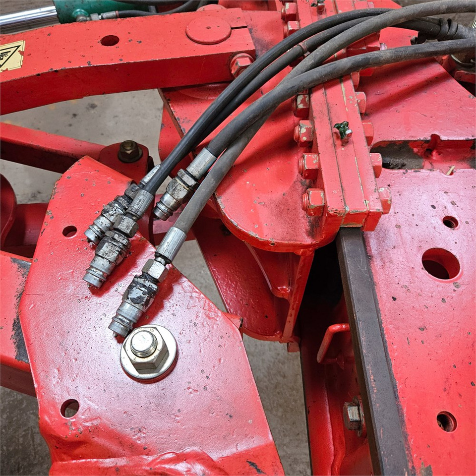 Plow Kverneland EG 109: picture 12 Plow Kverneland EG 109: picture 12