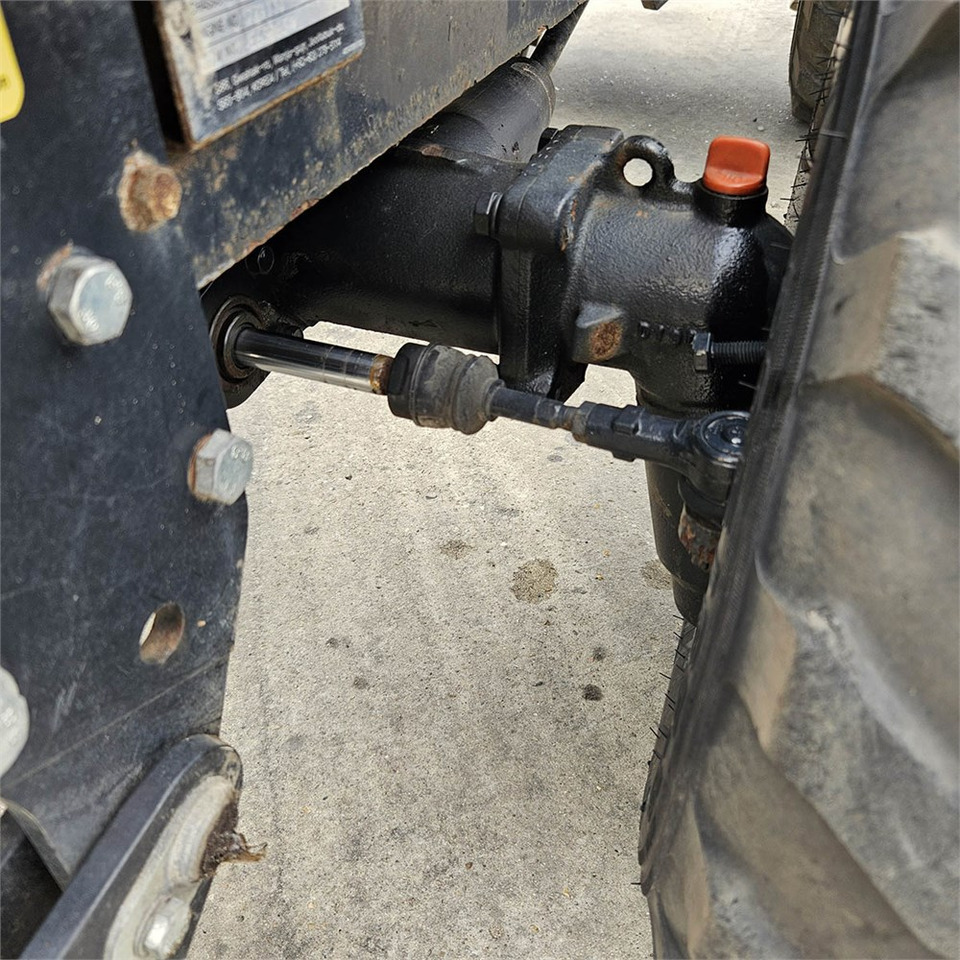 Municipal tractor LS Mtron Ls J27HST: picture 37
