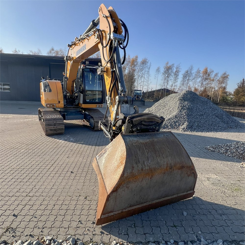 Lease a Liebherr R914 Compact S Liebherr R914 Compact S: picture 12 Lease a Liebherr R914 Compact S Liebherr R914 Compact S: picture 12