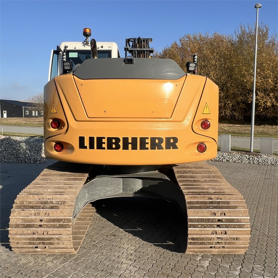 Lease a Liebherr R914 Compact S Liebherr R914 Compact S: picture 7 Lease a Liebherr R914 Compact S Liebherr R914 Compact S: picture 7