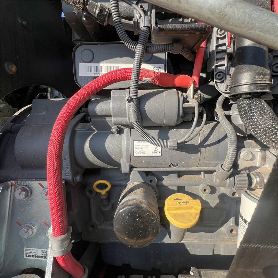 Lease a Liebherr R914 Compact S Liebherr R914 Compact S: picture 40 Lease a Liebherr R914 Compact S Liebherr R914 Compact S: picture 40