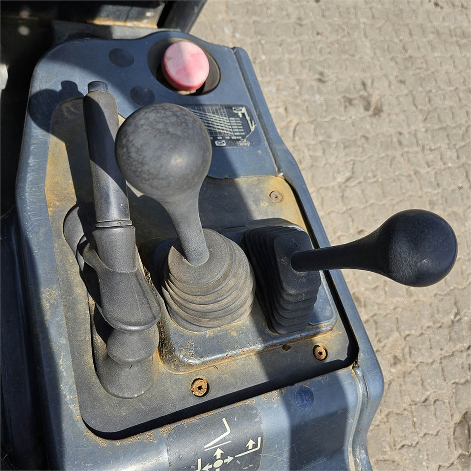 Forklift Linde E18P: picture 6