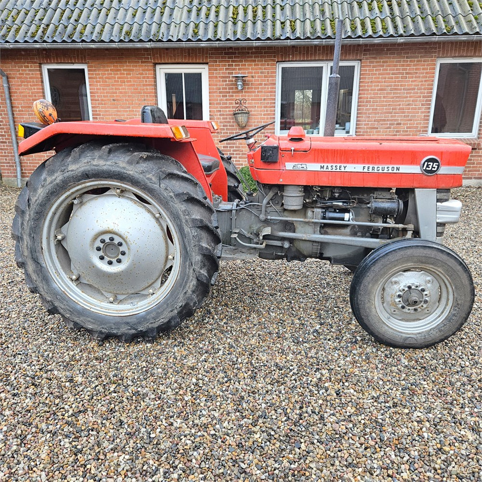 Massey Ferguson 135 - Farm tractor: picture 4 Massey Ferguson 135 - Farm tractor: picture 4