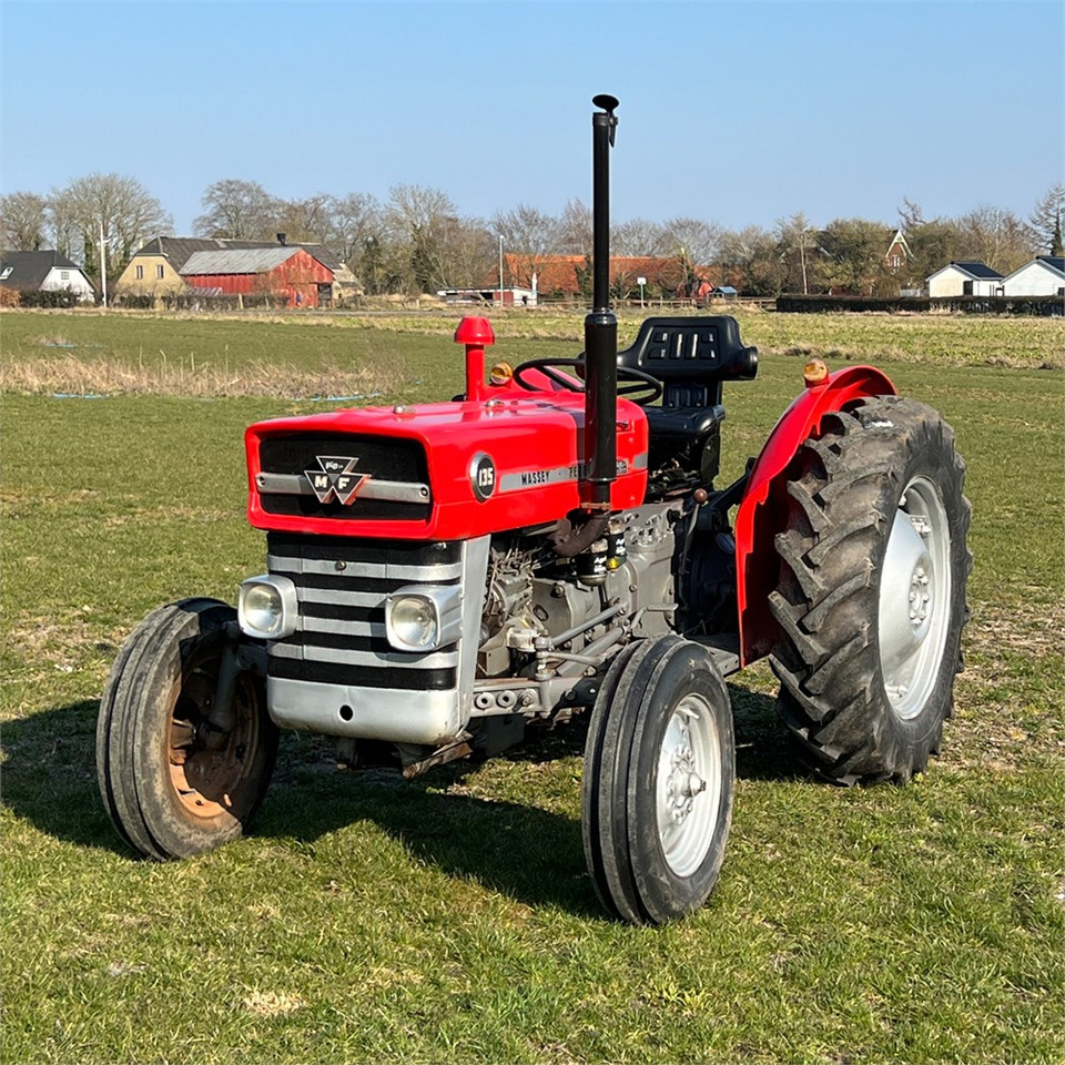 Massey Ferguson 135 Diesel - Farm tractor: picture 3 Massey Ferguson 135 Diesel - Farm tractor: picture 3