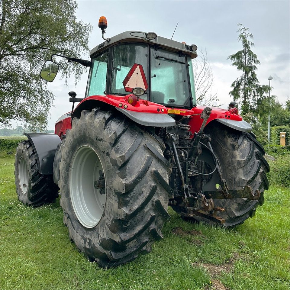 Massey Ferguson MF8460 Dyna-VT - Farm tractor: picture 5 Massey Ferguson MF8460 Dyna-VT - Farm tractor: picture 5