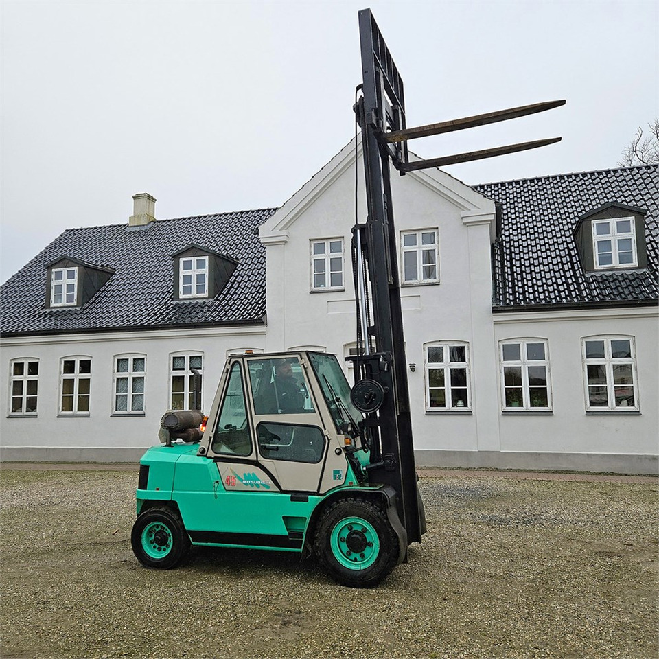 Mitsubishi FB45 - Forklift: picture 1 Mitsubishi FB45 - Forklift: picture 1