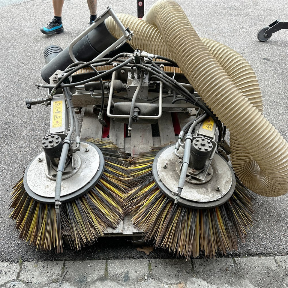 Municipal/ Special vehicle Holder Max -holder str. 1 D type 111-91: picture 14
