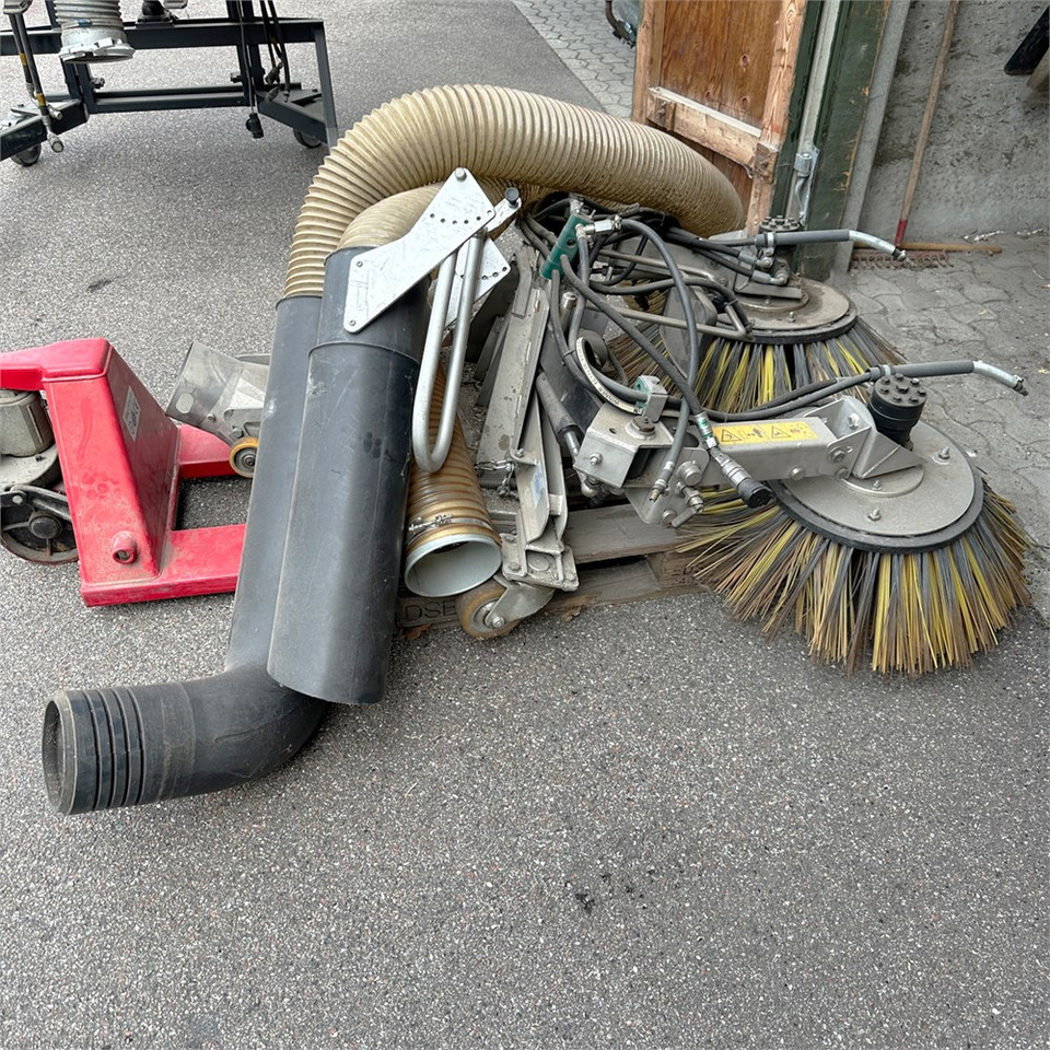 Municipal/ Special vehicle Holder Max -holder str. 1 D type 111-91: picture 10