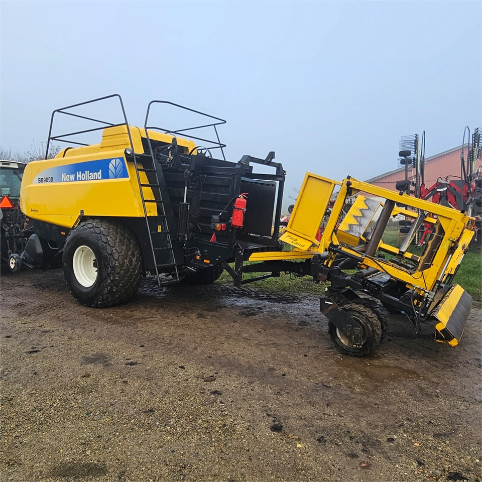 New Holland BB9090 - Hay and forage equipment: picture 4 New Holland BB9090 - Hay and forage equipment: picture 4