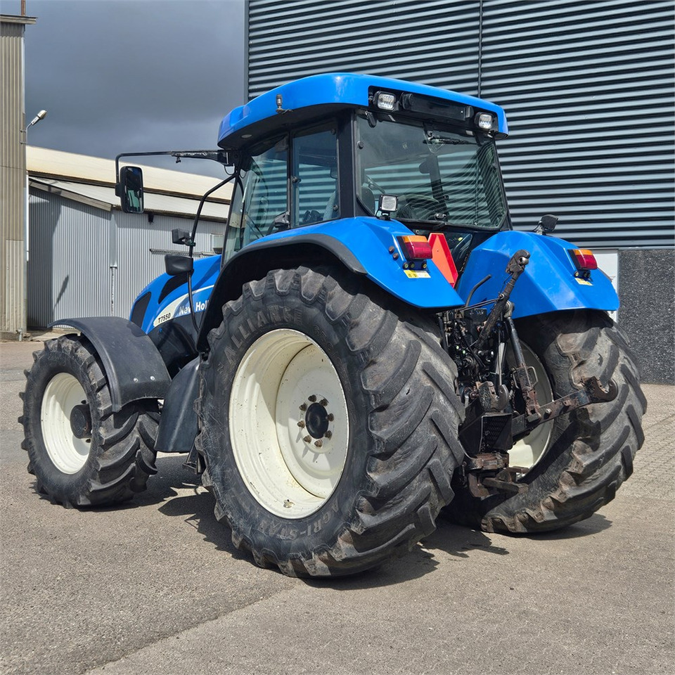 New Holland T7550 - Farm tractor: picture 3 New Holland T7550 - Farm tractor: picture 3