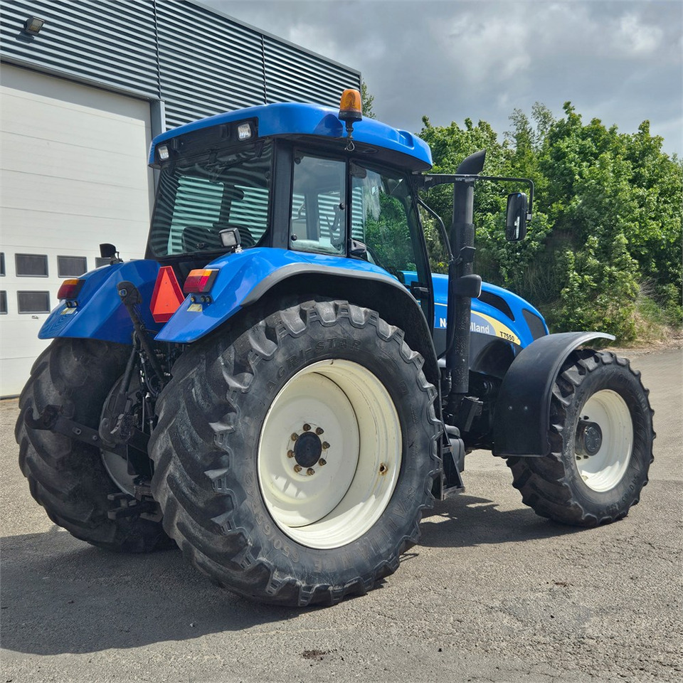 New Holland T7550 - Farm tractor: picture 5 New Holland T7550 - Farm tractor: picture 5