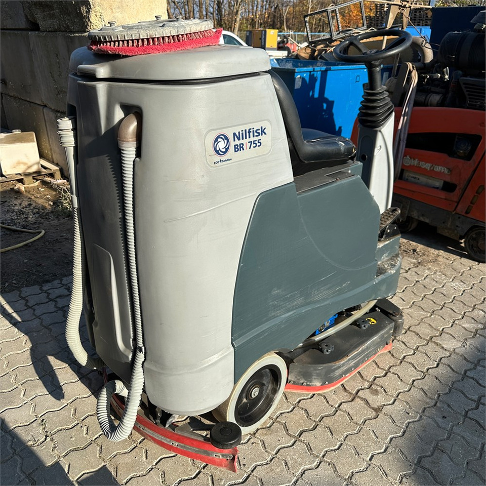 Nilfisk BR 755 - Scrubber dryer: picture 5 Nilfisk BR 755 - Scrubber dryer: picture 5