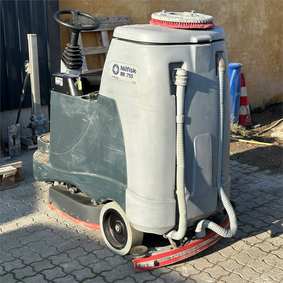 Nilfisk BR 755 - Scrubber dryer: picture 3 Nilfisk BR 755 - Scrubber dryer: picture 3