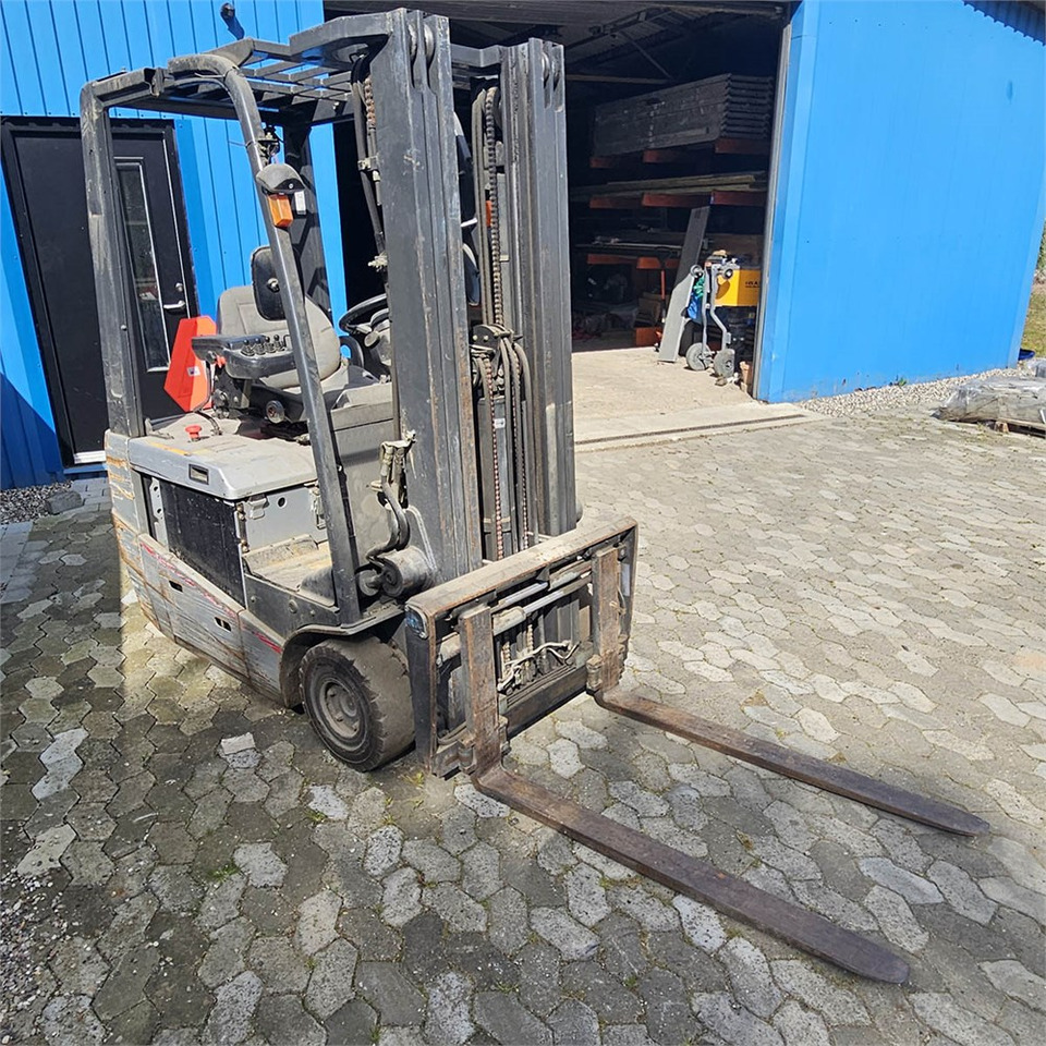 Nissan 1N1L150 - Forklift: picture 3 Nissan 1N1L150 - Forklift: picture 3