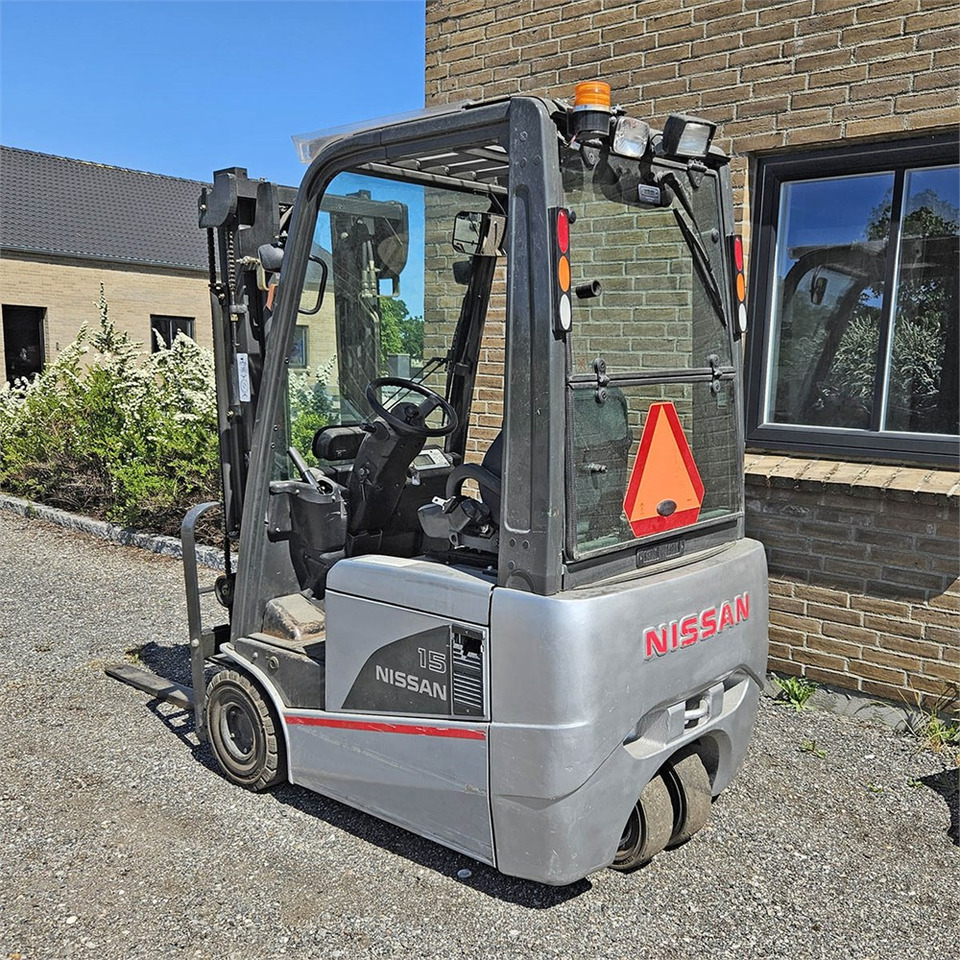 Nissan 1N1L150 - Forklift: picture 4 Nissan 1N1L150 - Forklift: picture 4