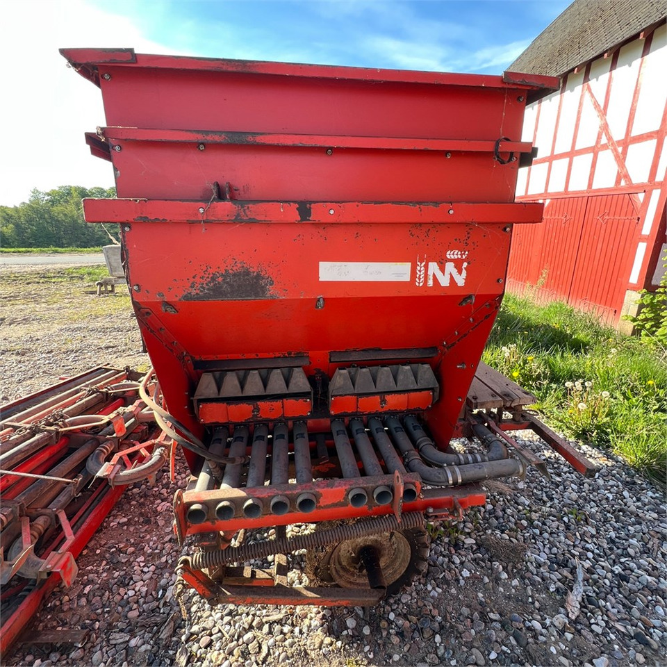 Nordsten KSF 1200 Air O Matic - Fertilizing equipment: picture 5 Nordsten KSF 1200 Air O Matic - Fertilizing equipment: picture 5