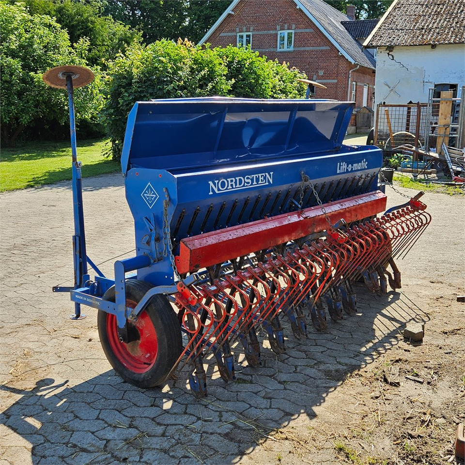 Nordsten Lift-o-Matic 2,5 - Sowing equipment: picture 1 Nordsten Lift-o-Matic 2,5 - Sowing equipment: picture 1