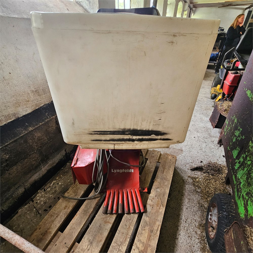 ..Select Make Euro-Turbo Jet Super - Sowing equipment: picture 4 ..Select Make Euro-Turbo Jet Super - Sowing equipment: picture 4