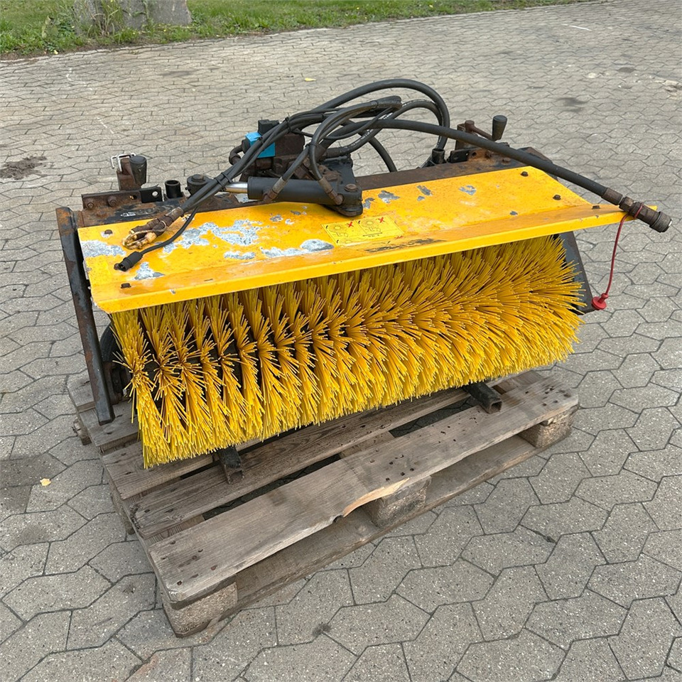 Stenballe HF 1300 LF - Broom: picture 1 Stenballe HF 1300 LF - Broom: picture 1