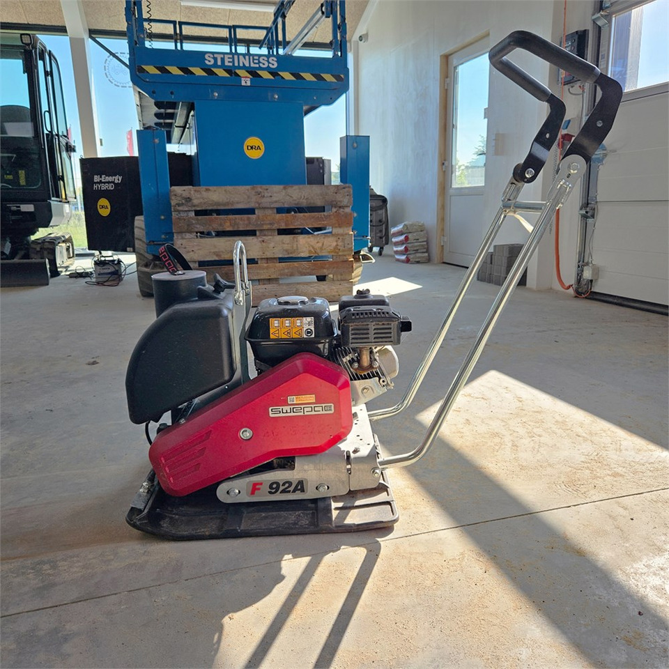 Swepac F 92 A - Vibratory plate: picture 1 Swepac F 92 A - Vibratory plate: picture 1