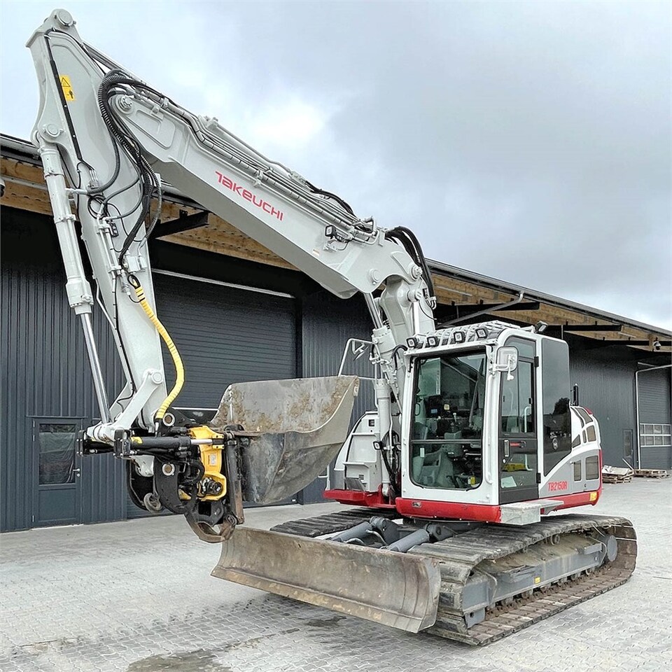 Crawler excavator Takeuchi TB 2150 R: picture 9