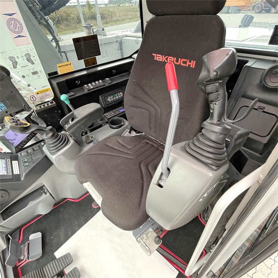 Crawler excavator Takeuchi TB 2150 R: picture 21