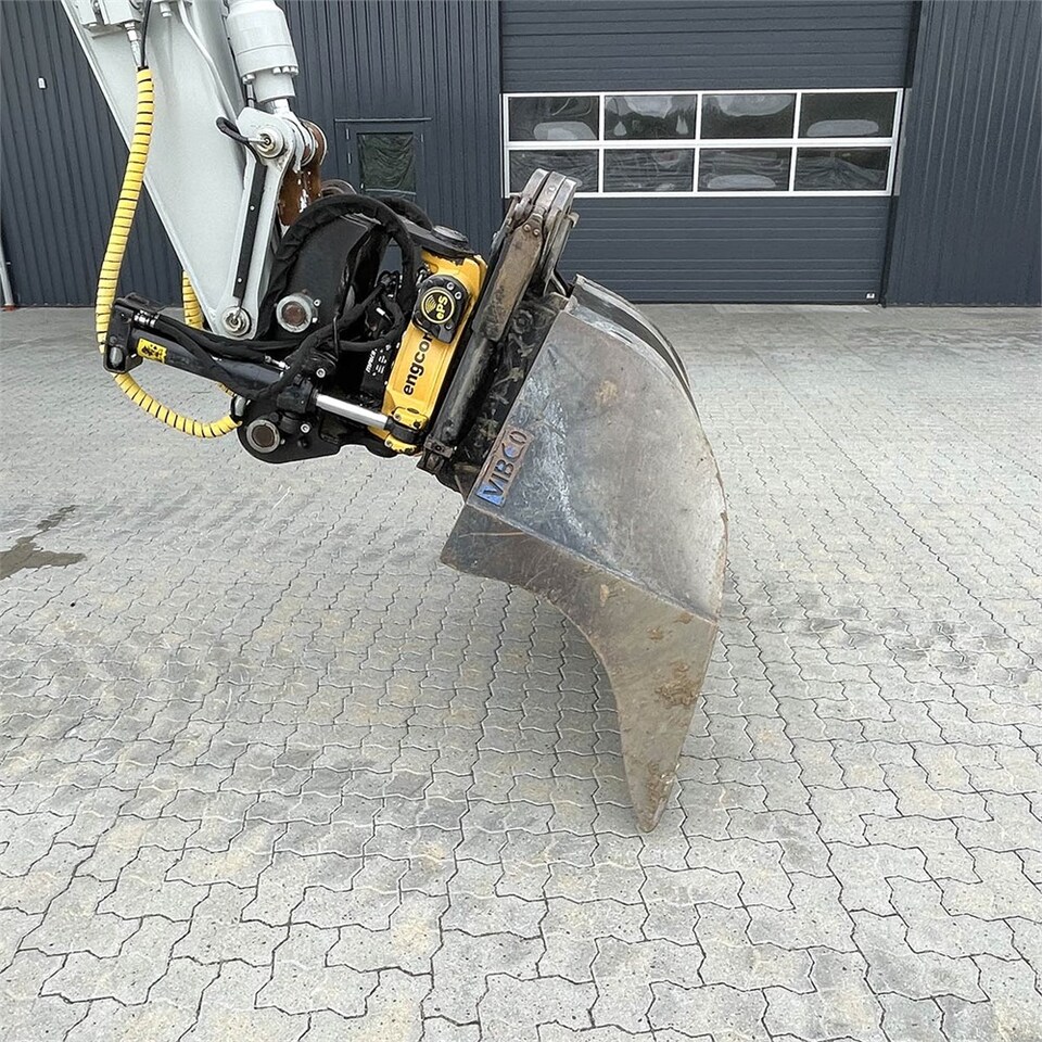 Crawler excavator Takeuchi TB 2150 R: picture 38