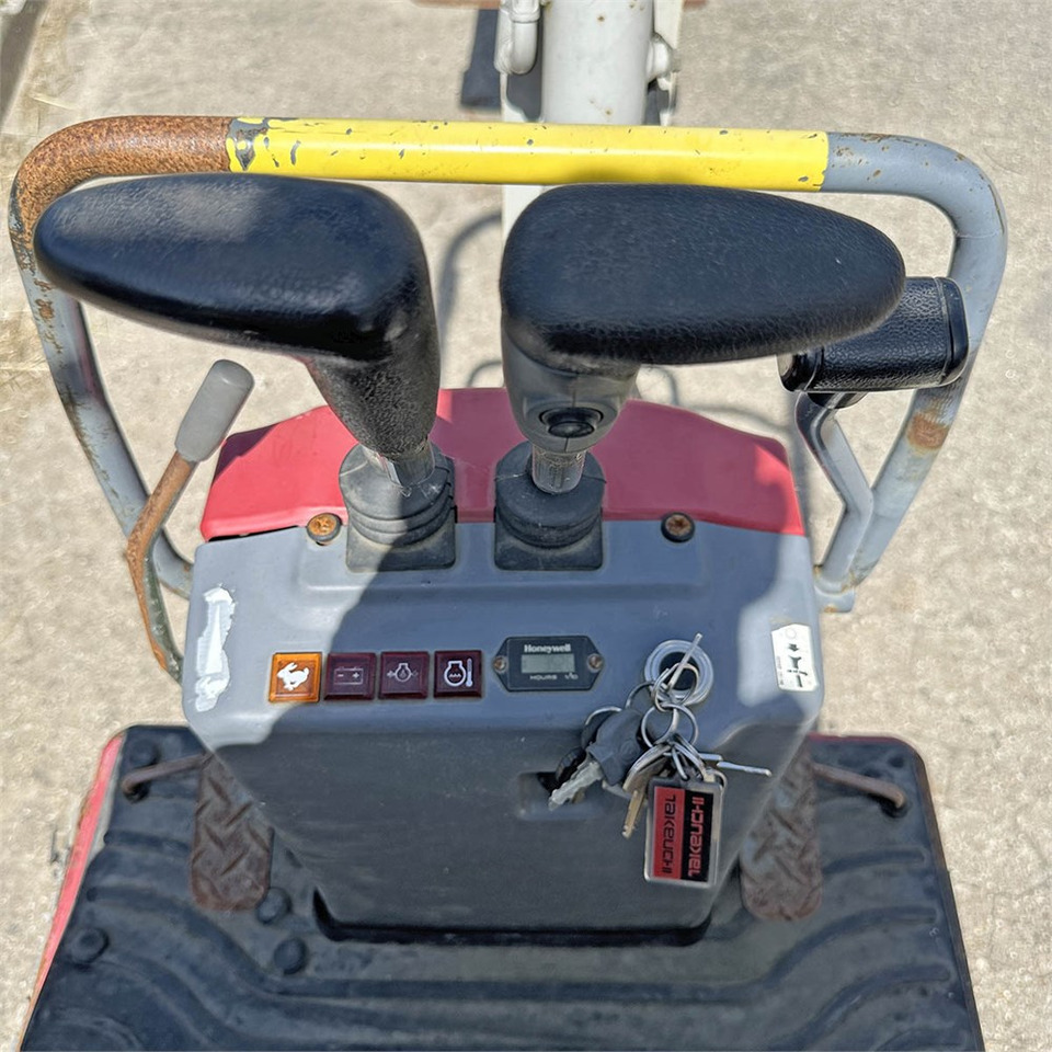 Mini excavator Takeuchi TB210 R: picture 14