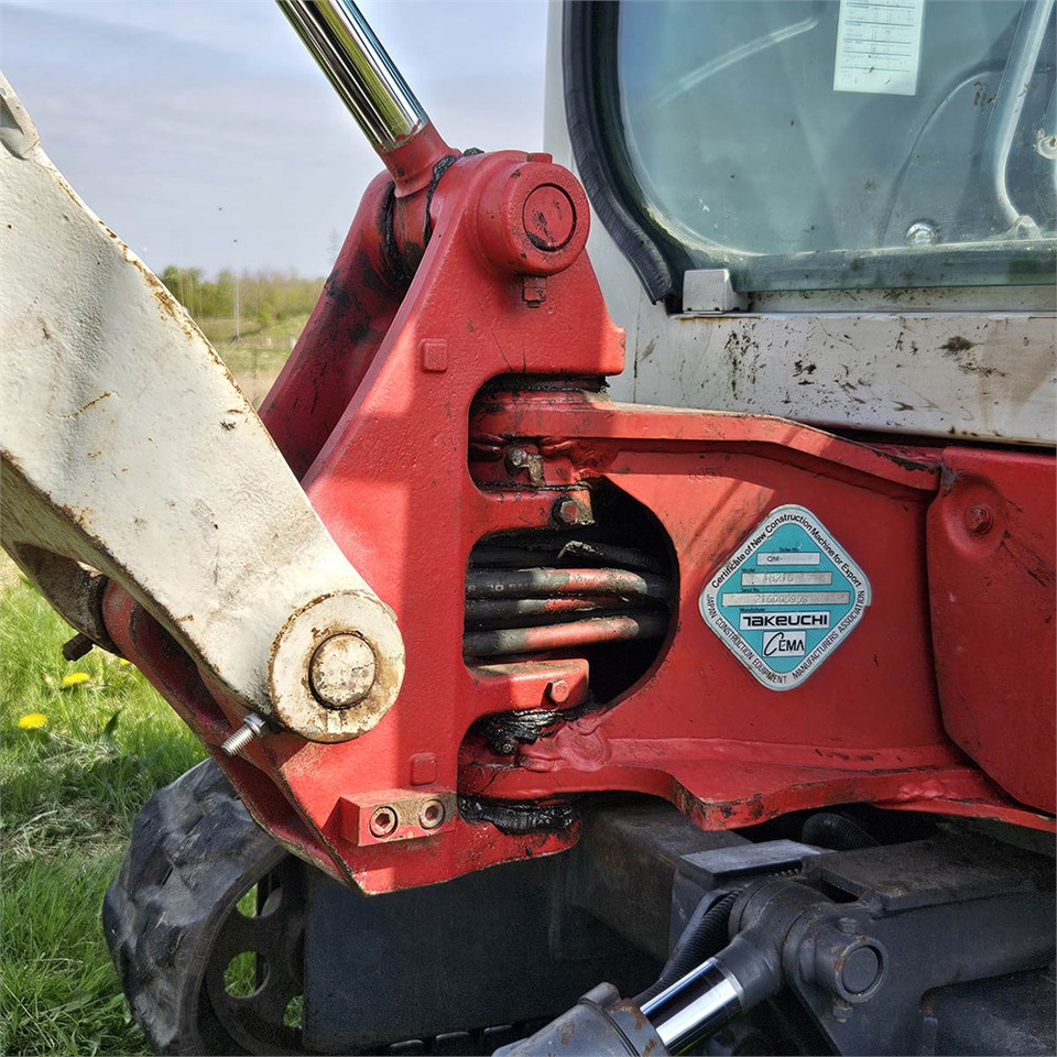 Mini excavator Takeuchi TB216: picture 22